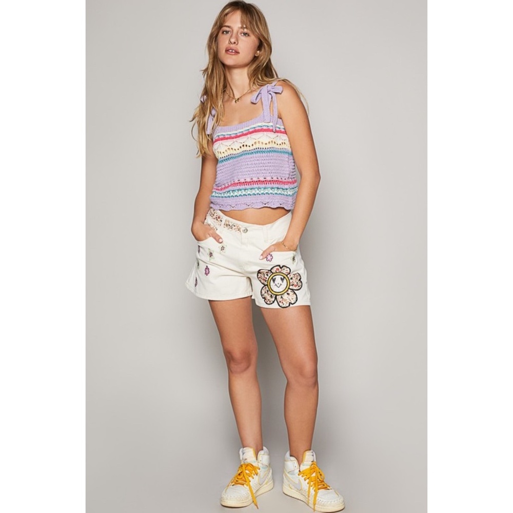 POL Creamy Beige Floral & Star Embroidered Mid Rise Denim Shorts - Picture 2 of 9